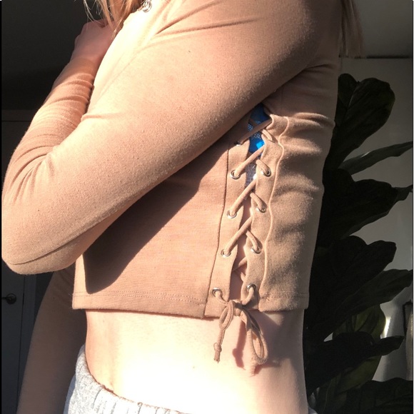 brown/tan long sleeve crop top with tying - Picture 2 of 2